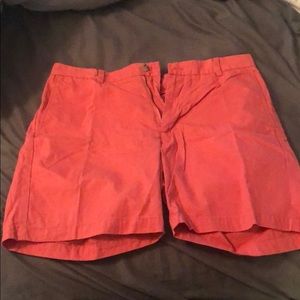 Vineyard Vines 7” Breaker Club Shorts.